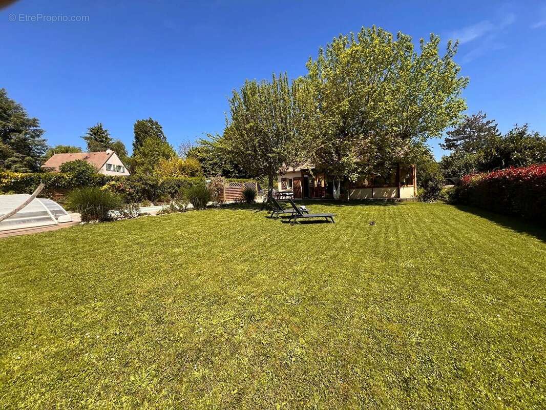 Maison à SAINT-NOM-LA-BRETECHE