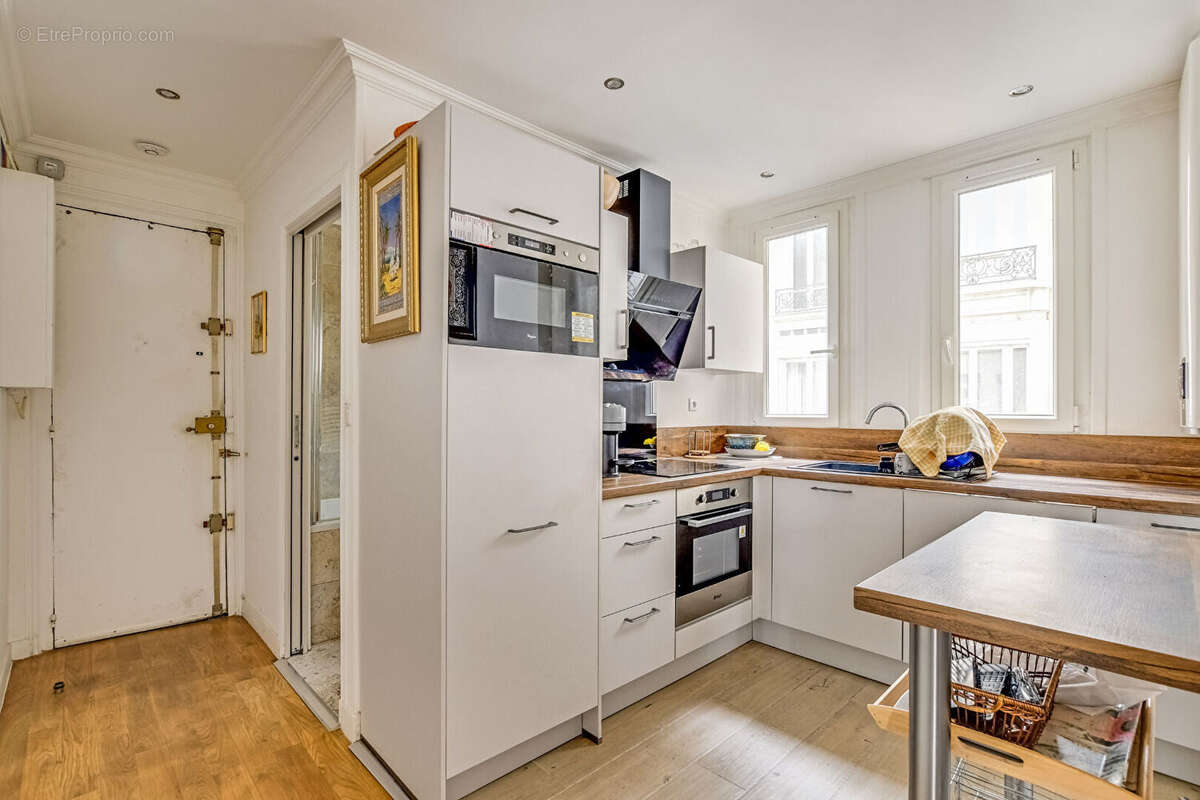 Appartement à PARIS-12E