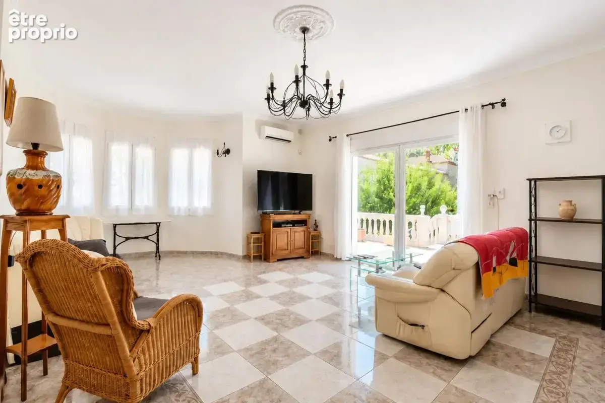 Villa plain pied 4 pièces - 116 m² - Candillargues - photo 2