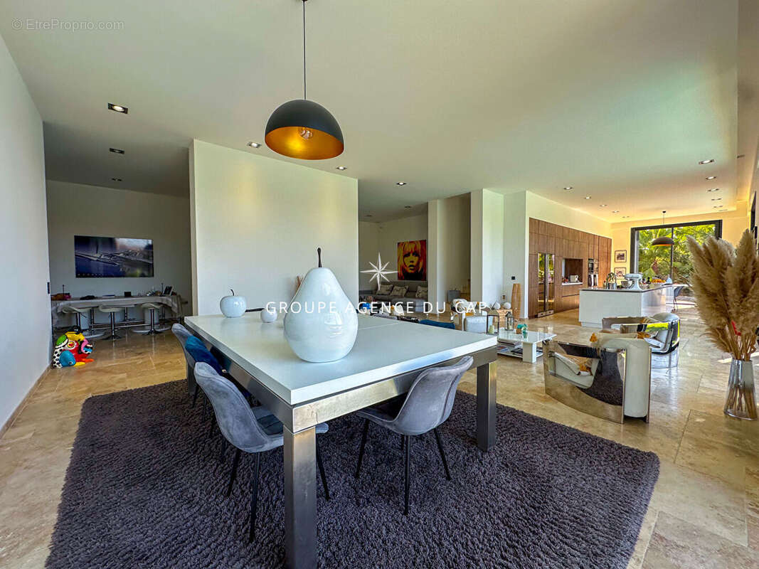 Maison à LES ISSAMBRES