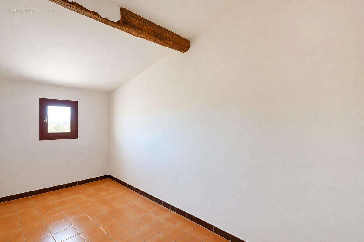 Maison meublée de 5 pièces de 79m2 à Saint-Gilles 30800 - photo 10