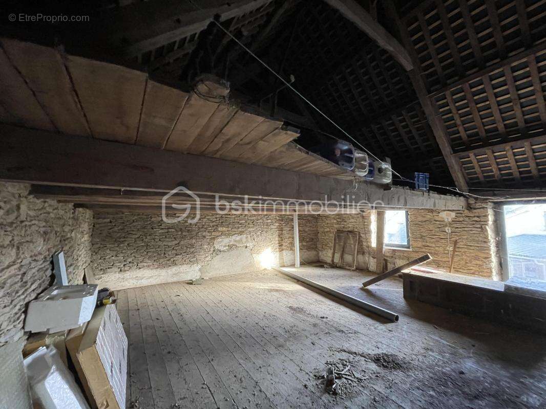 Maison en pierre à rénover au coeur d'un hameau paisible de Taupont - photo 6