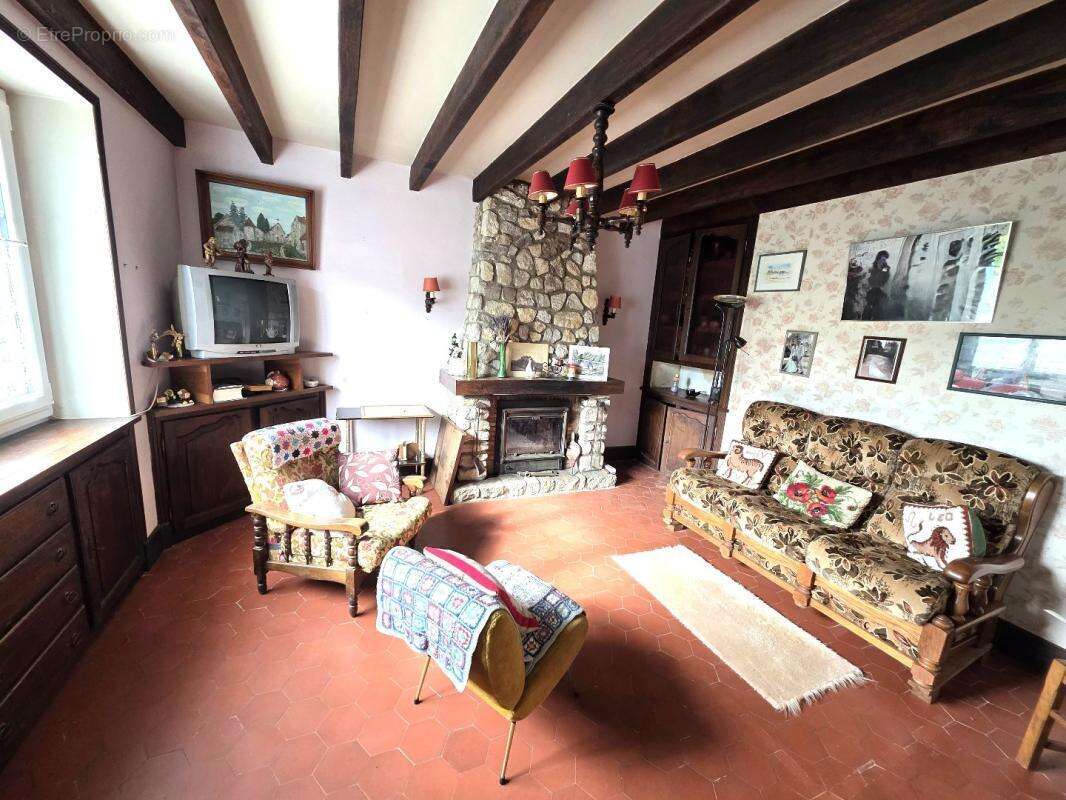 Maison à LIGNAC