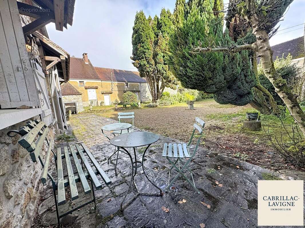 Appartement à VERNOU-LA-CELLE-SUR-SEINE