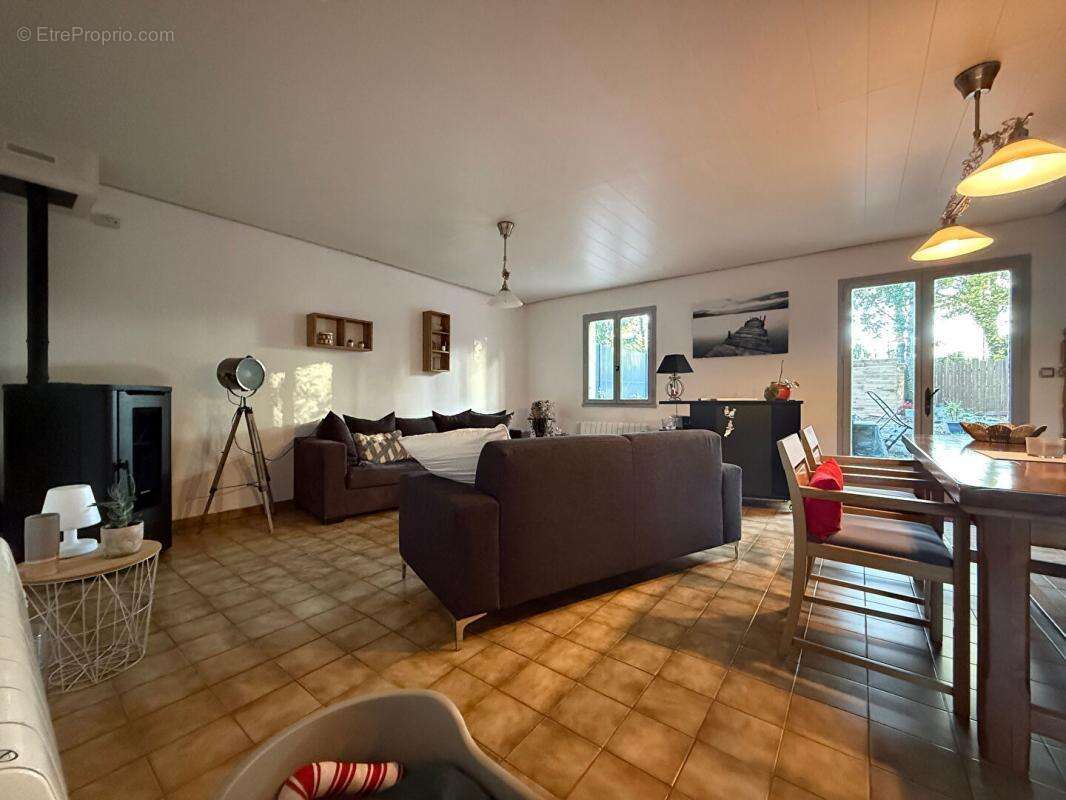 Maison à SAINT-SYLVAIN-D&#039;ANJOU