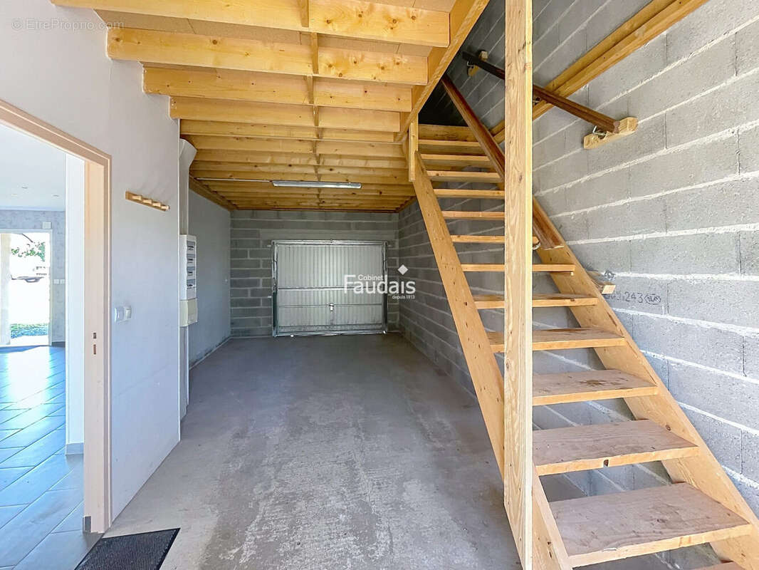 Maison 88 m² à Cerisy-La-Salle  - photo 8