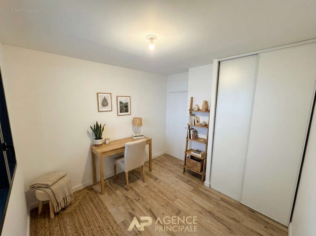 Appartement T4 / Terrasse / Parking / Cave - proche mer - La Rochelle - photo 10