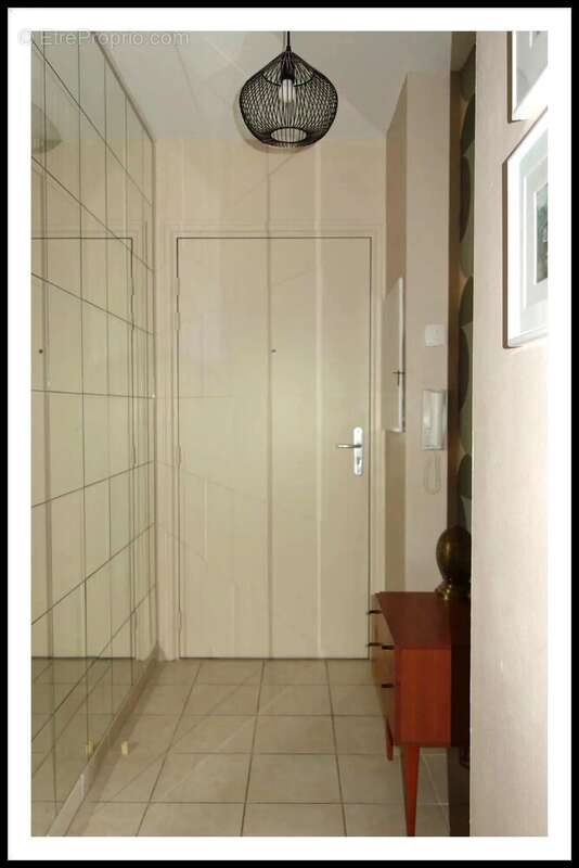 Appartement à BAGNOLS-SUR-CEZE