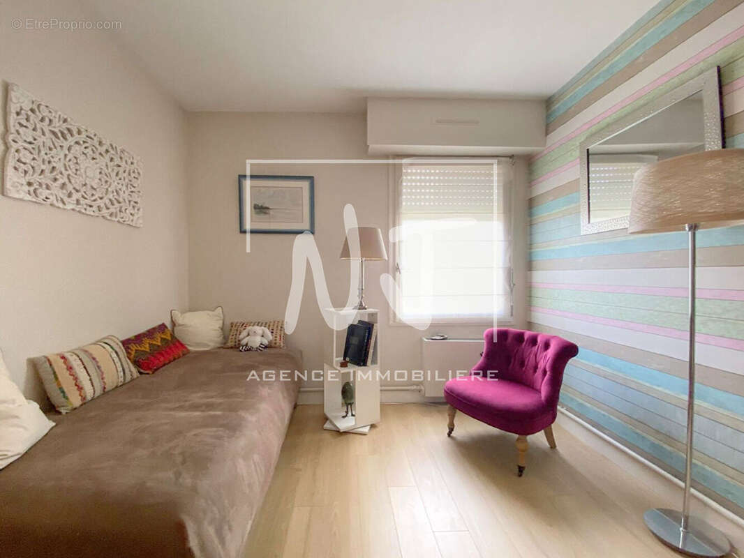 Appartement à LES PONTS-DE-CE