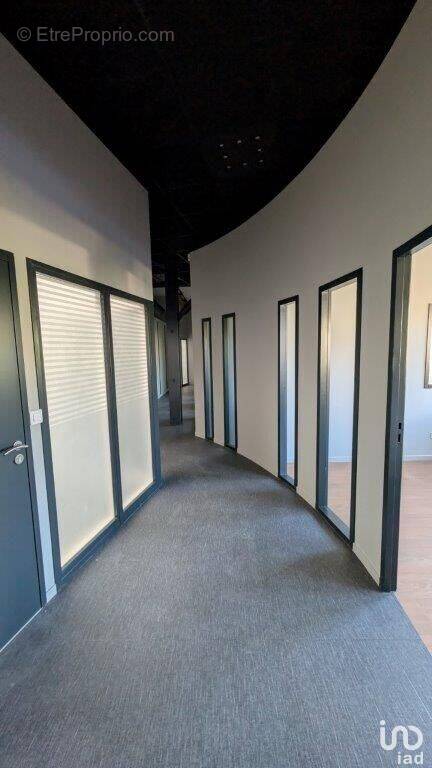 Photo 1 - Commerce à SAINT-ETIENNE