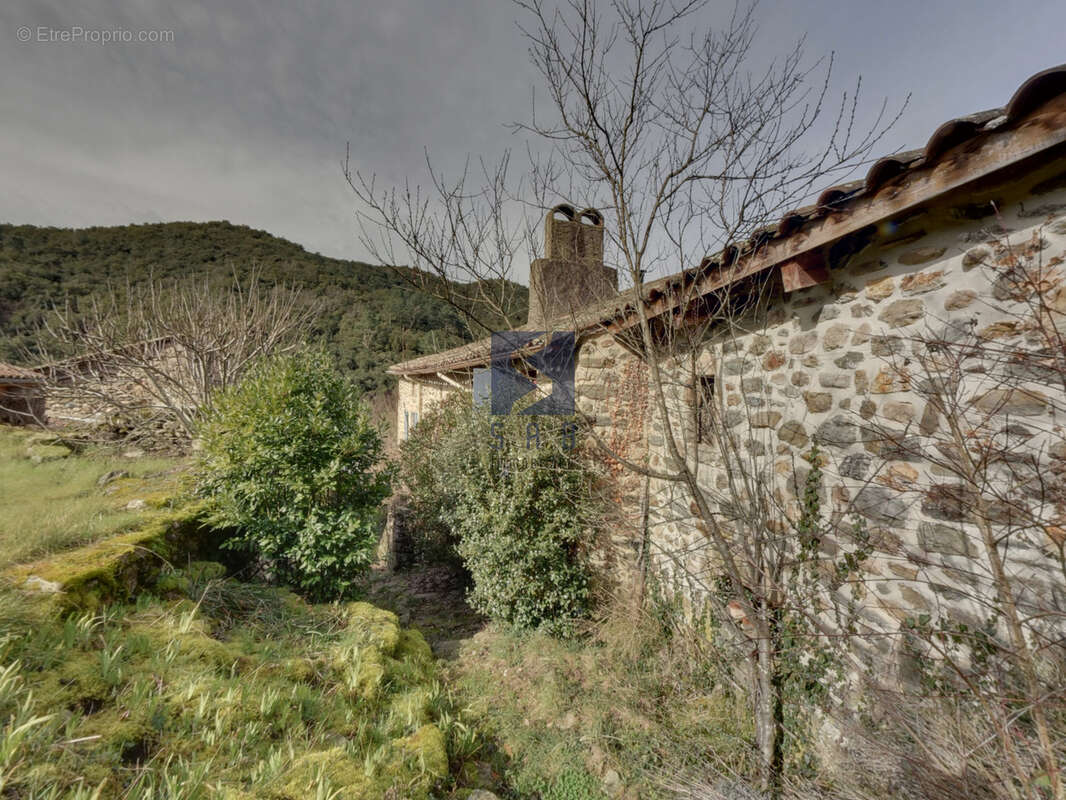 Maison à SAINT-FORTUNAT-SUR-EYRIEUX