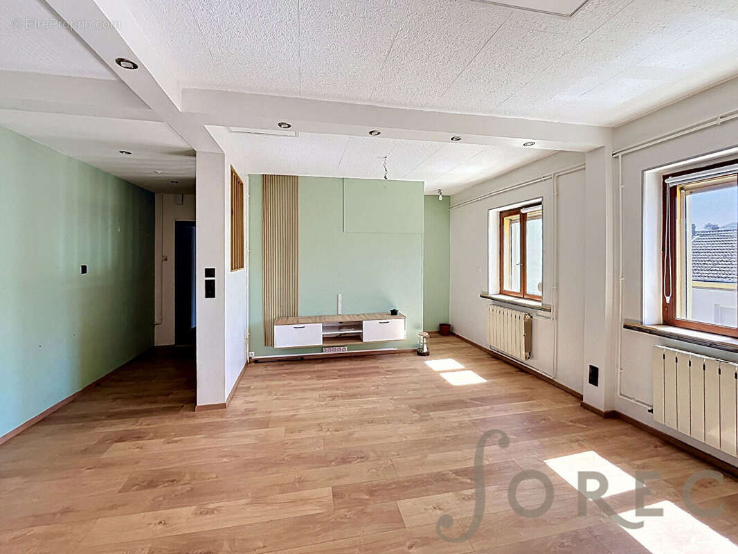 ROSSELANGE ? Dernier étage, 3 chambres et beau potentiel ! - photo 2