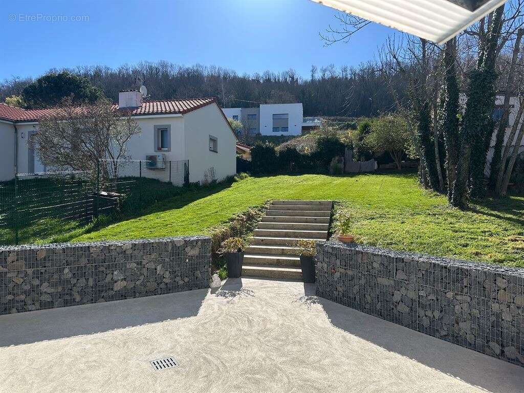 Maison à VEYRE-MONTON