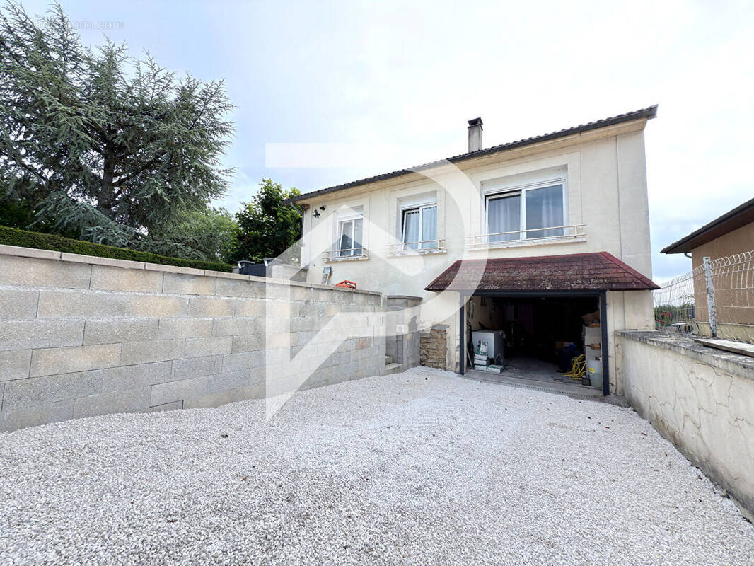 Maison à MANDRES-LA-COTE