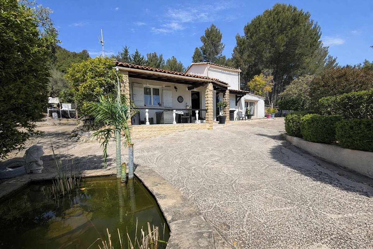 Maison à SOLLIES-TOUCAS