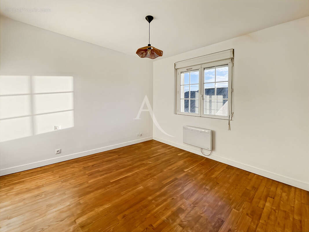 Maison à MONTAIGU-DE-QUERCY