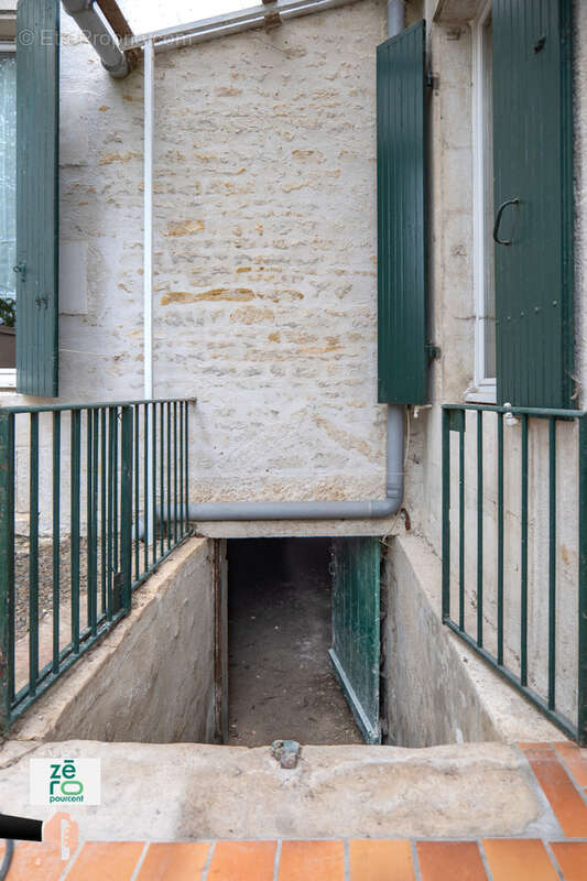 Maison à CHAMPAGNE-LES-MARAIS