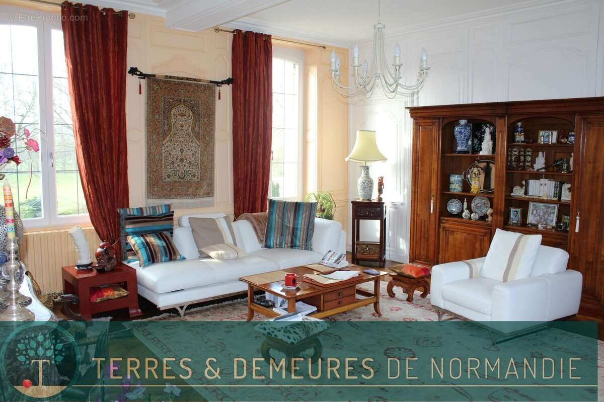 Maison à PONT-L&#039;EVEQUE