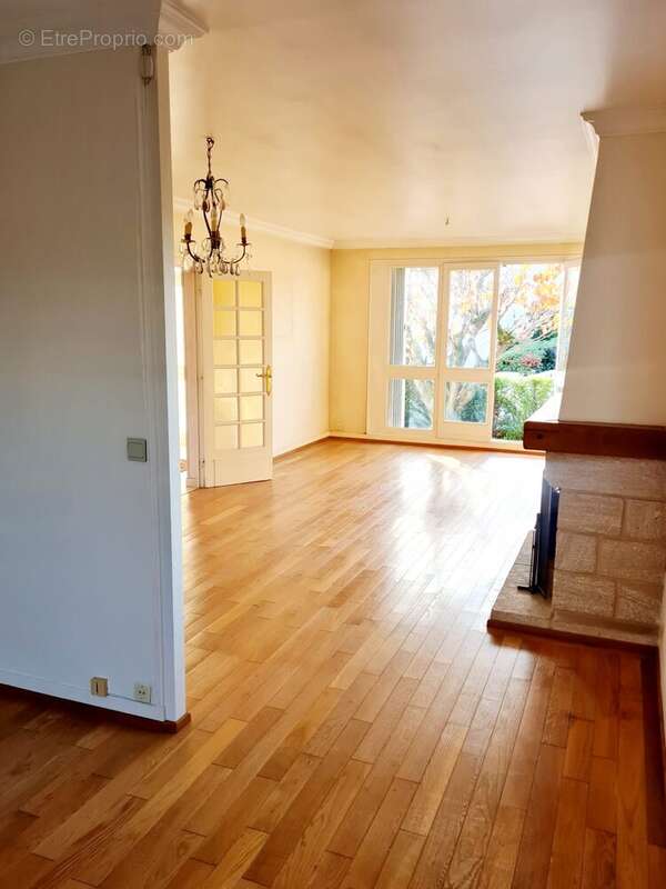 Maison à DAMMARIE-LES-LYS