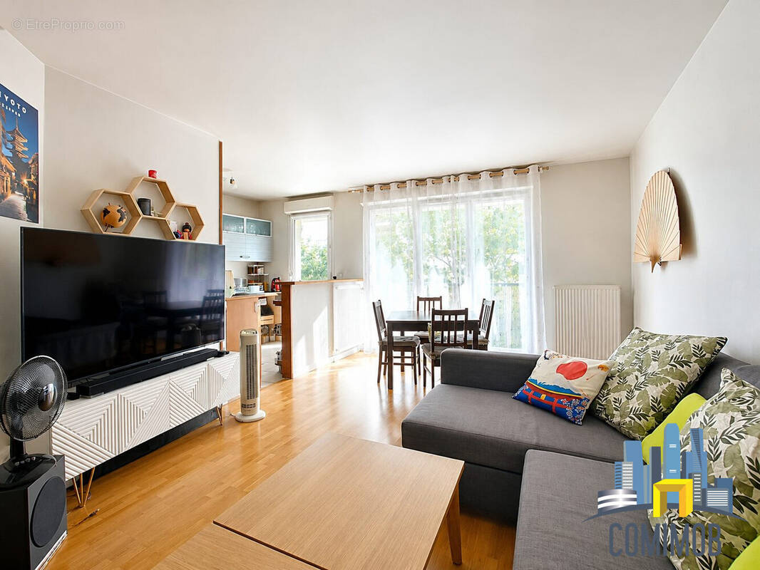 Séjour sur balcon - Appartement à COURBEVOIE