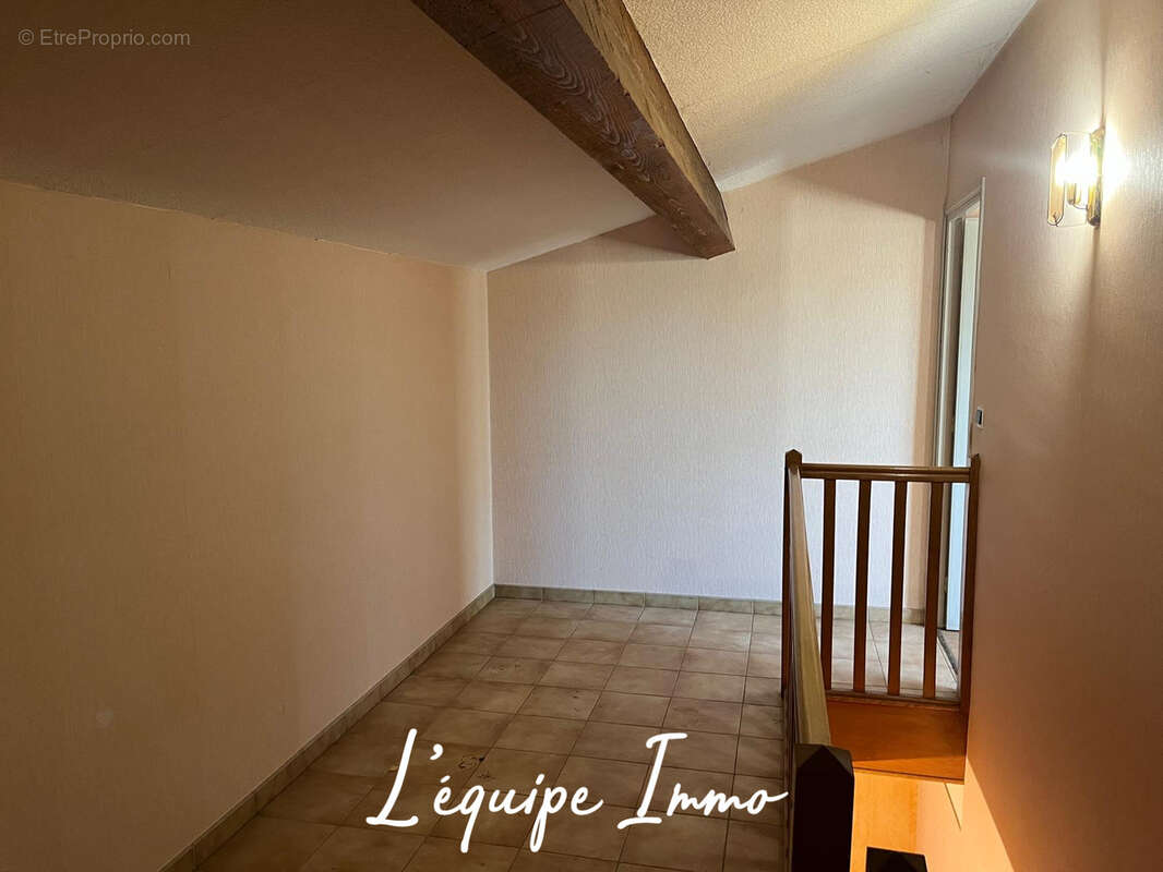 HYPER CENTRE - Maison T6 de 147 m2 - Parcelle de 747 m2- Double garage - - photo 18