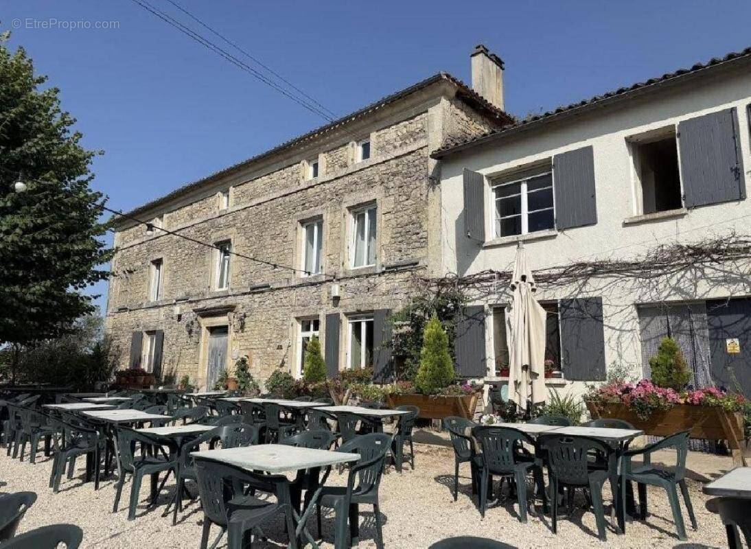 Maison à RUFFEC