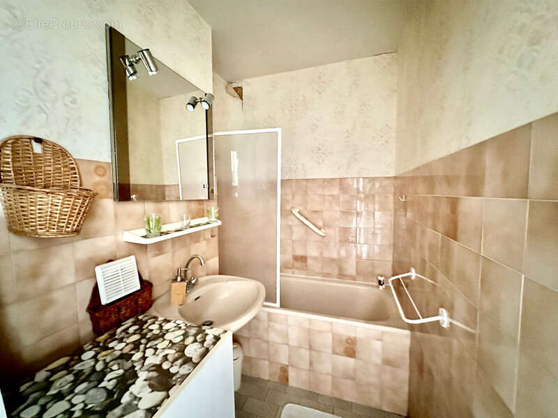 Appartement à SIX-FOURS-LES-PLAGES