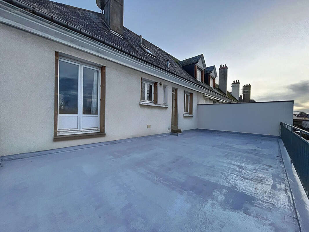 Maison à FLEURY-LES-AUBRAIS