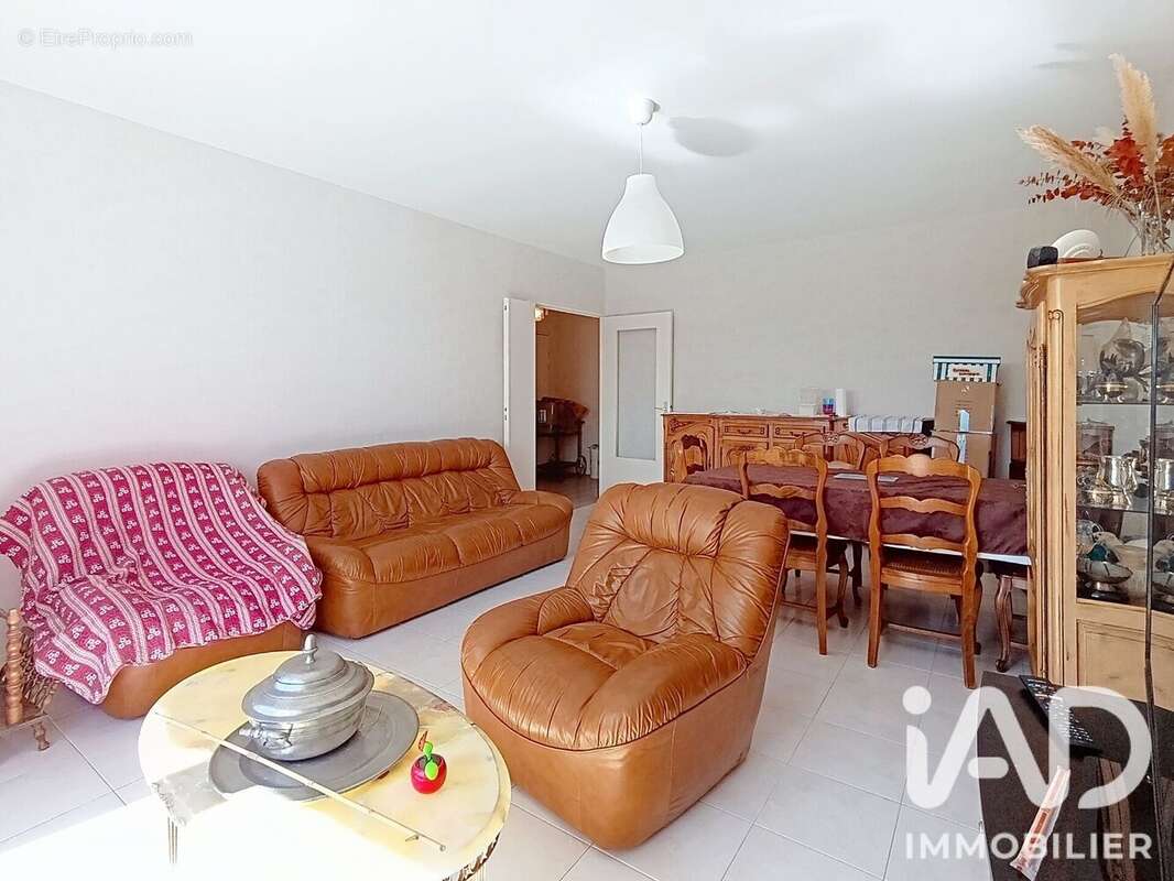 Photo 3 - Appartement à LE PLESSIS-TREVISE
