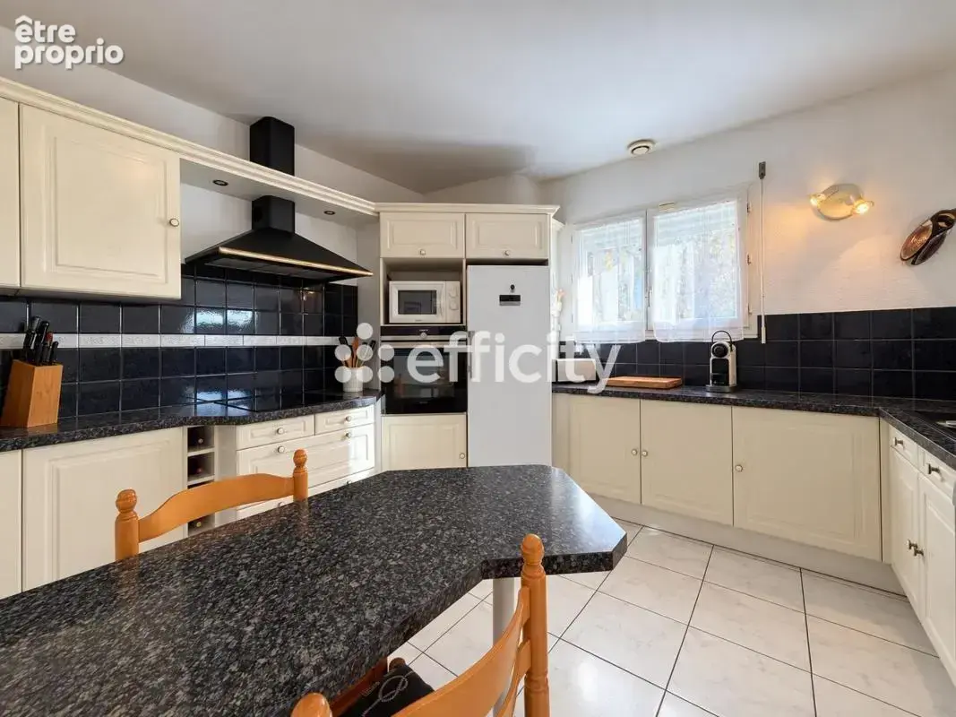 Maison 5 pièces 131 m² à vendre à Ares (33740) - photo 8