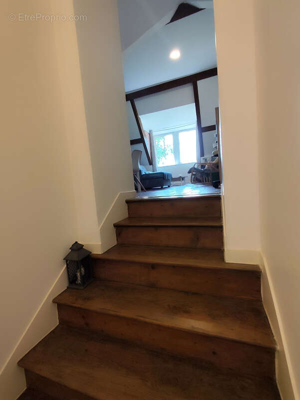 Appartement à CHAZEY-BONS