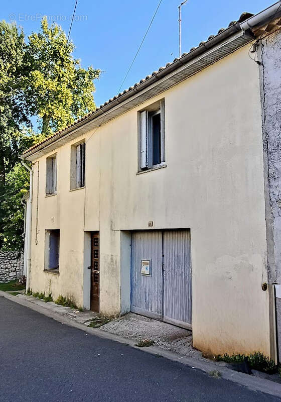 Maison à SAINT-MARTIN-LACAUSSADE