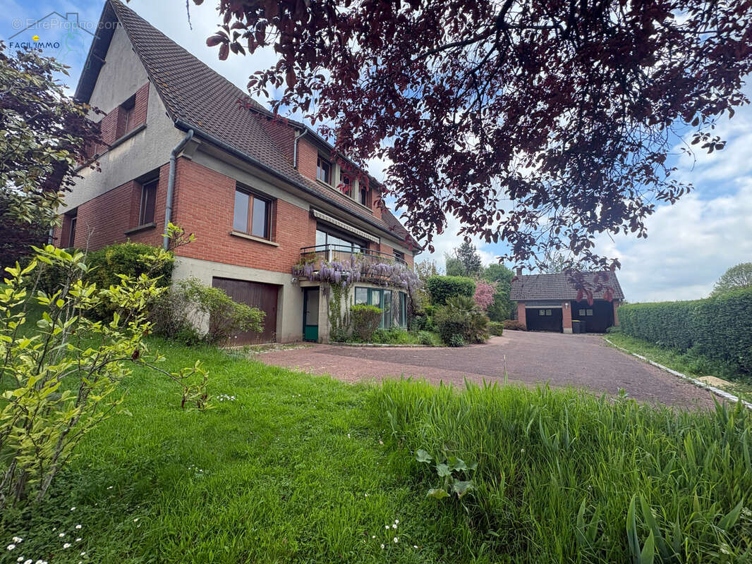 Maison à VILLE-LE-MARCLET