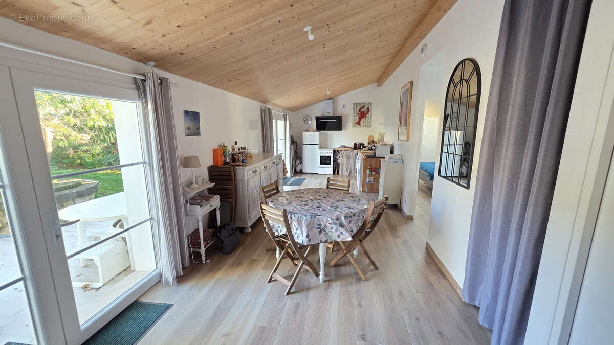 Maison à LA BREE-LES-BAINS