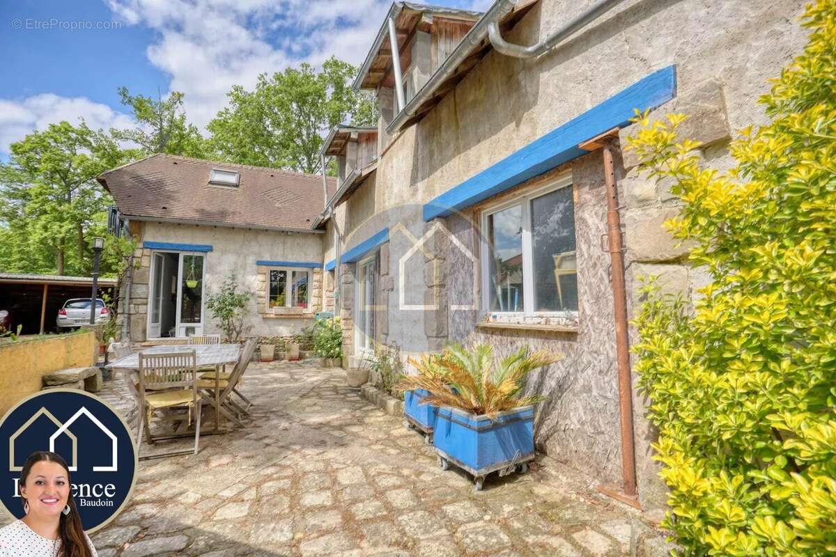 Maison à FAVEROLLES