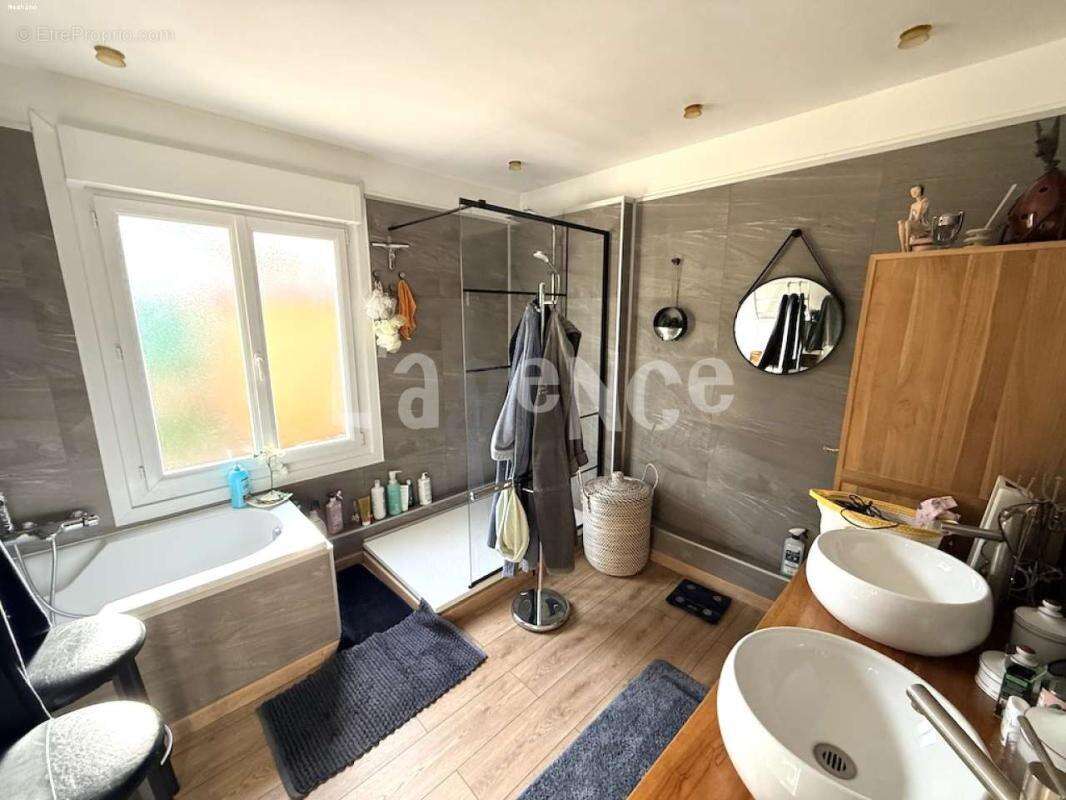 Maison à CLAYE-SOUILLY