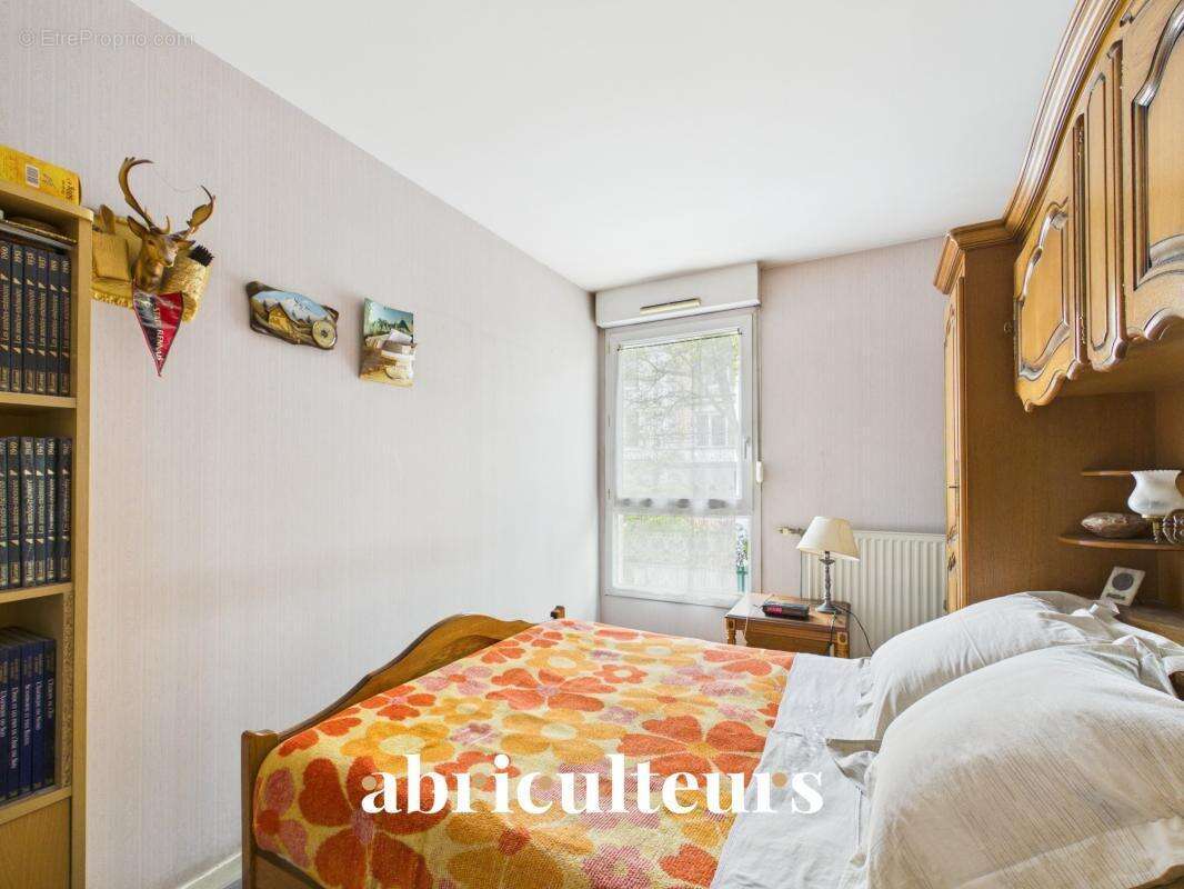 Appartement à VILLENEUVE-LA-GARENNE