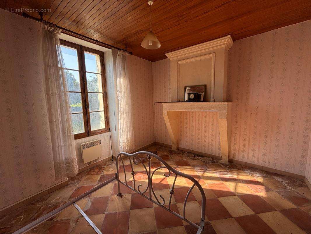 ROMAGNE Maison en pierres 175m² sur 1267 m² 95 000€ - photo 9