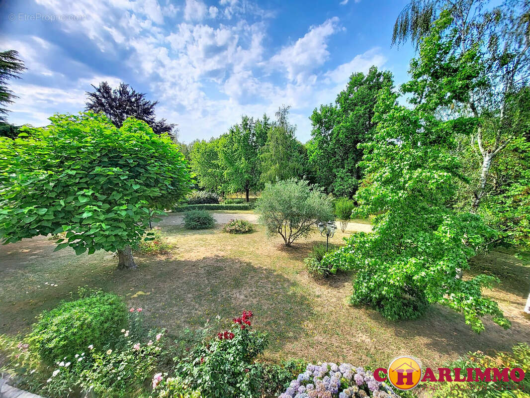 Maison 186 m² à Saint-Junien  - photo 4