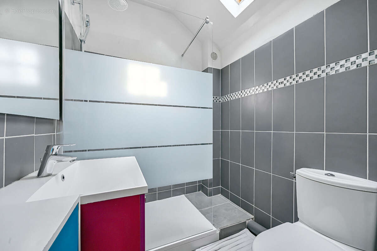 Appartement à PARIS-14E