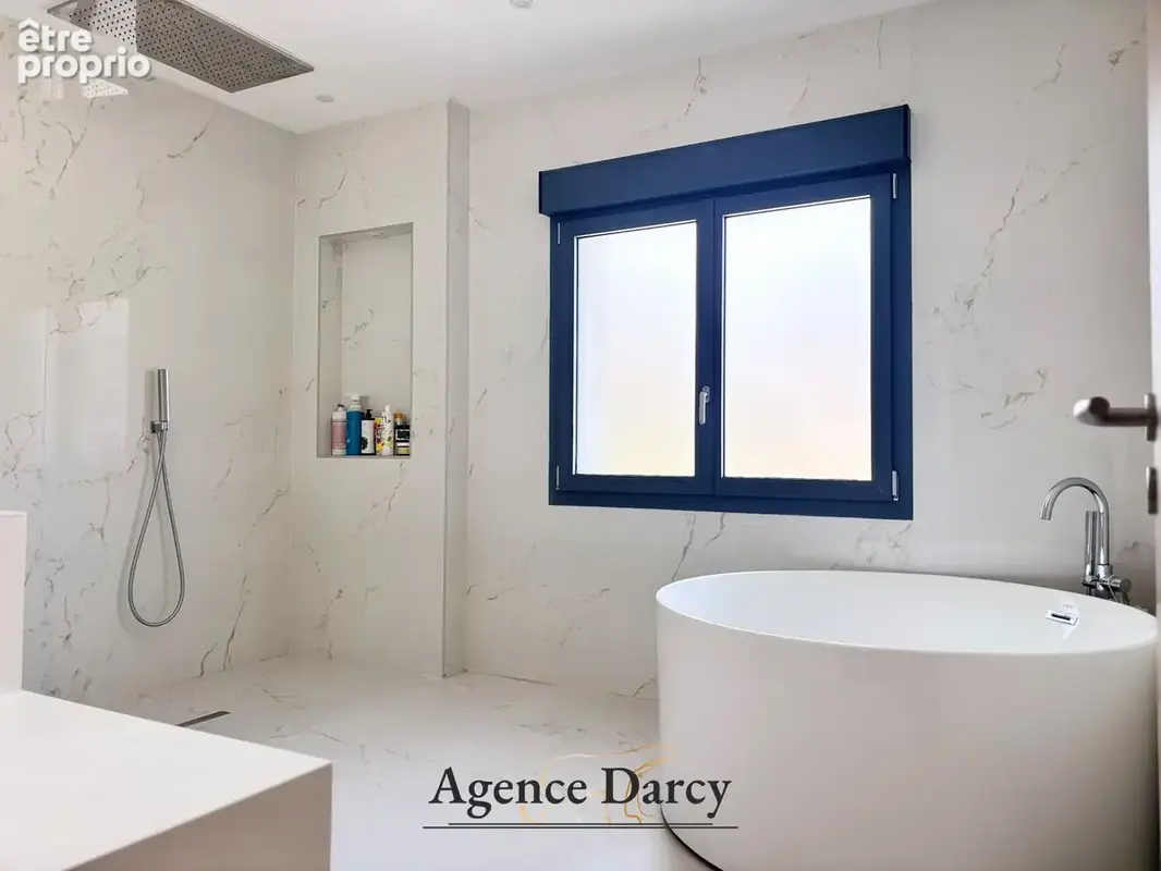 À quelques minutes au nord de Dijon   Propriété contemporaine d’environ 390 m2 - photo 14