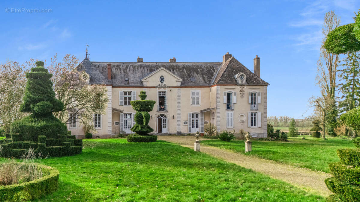 Maison à SAINT-GERVAIS-EN-VALLIERE