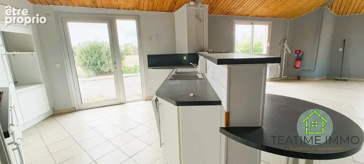 Commerce 220 m² à vendre à Minihy-Treguier (22220) - photo 4