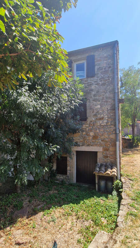 Maison à SAINT-ETIENNE-DE-GOURGAS