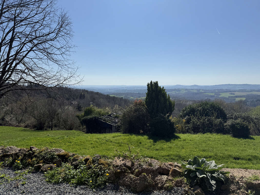 Propriete avec dependances et 11 ha de terrain - photo 25