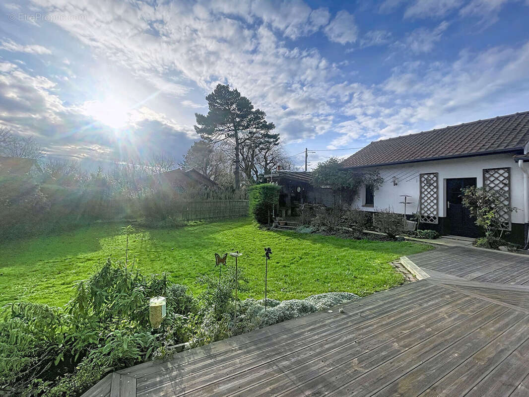 Maison à GROFFLIERS