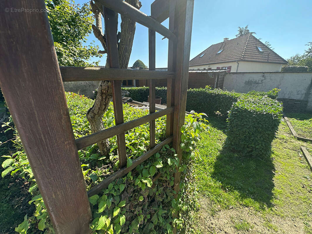 Maison à VARENNES-VAUZELLES