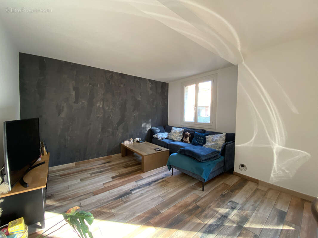 Appartement à BOURG-SAINT-ANDEOL