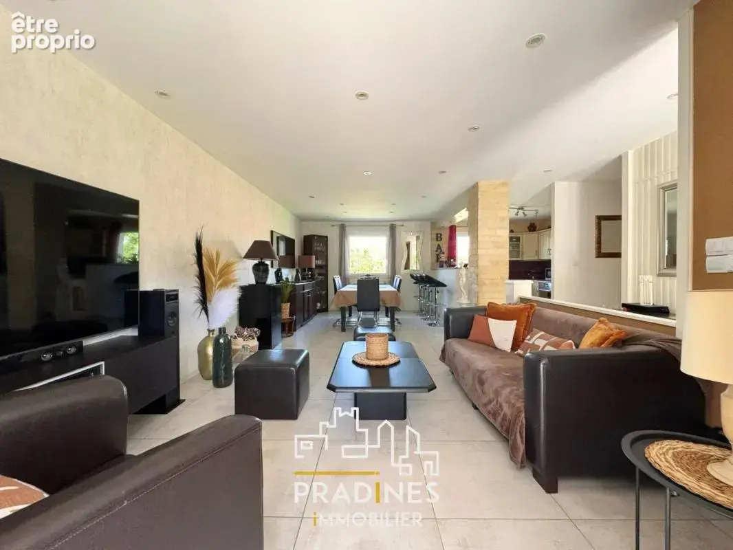 Maison de plain pied avec grand jardin - plateau de Montrond - photo 3