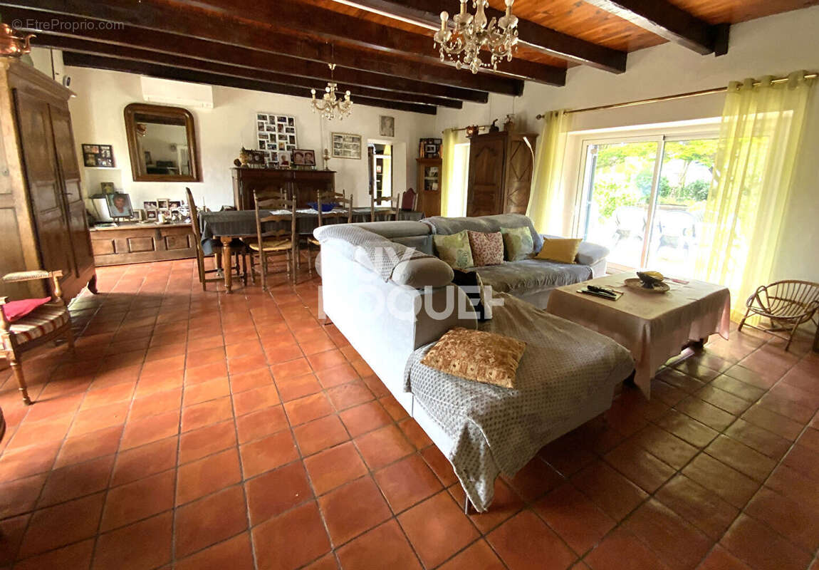 Charmante chaumière de 167 m² sur un terrain de 3403 m² - photo 5